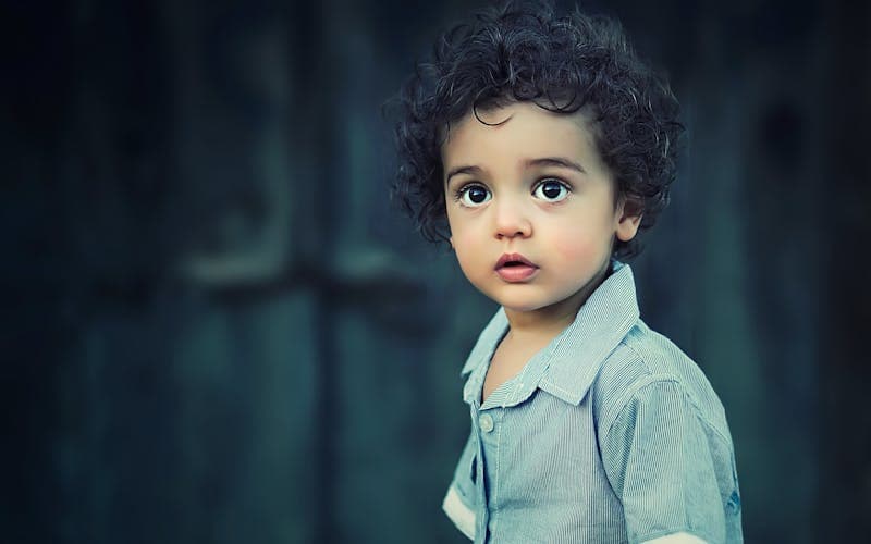 العلاقة الزوجية بعد الطفل: كيف تحافظان على الحب والتواصل؟